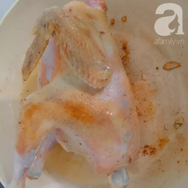 Bồi bổ sức khỏe phòng dịch bệnh với món gà hầm sen ngọt thơm