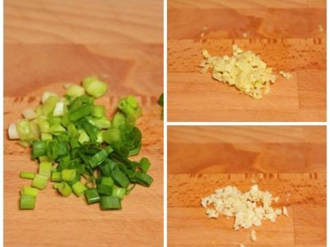 Bữa cơm đậm đà với lòng gà kho tiêu