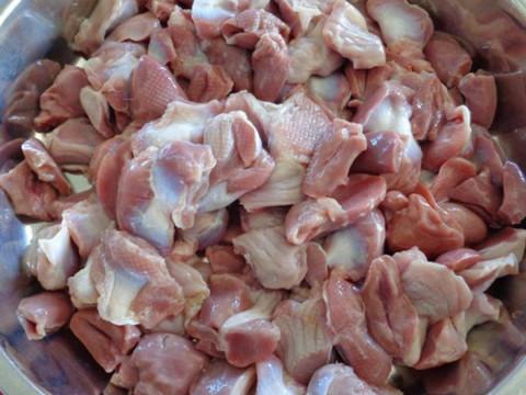 Bữa cơm đậm đà với lòng gà kho tiêu