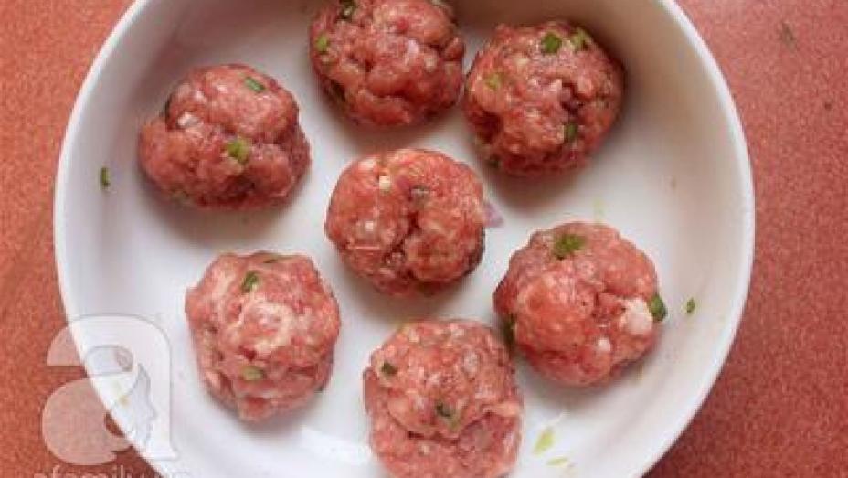 Bữa sáng ngon mắt ngon miệng với món xôi viên thịt hấp