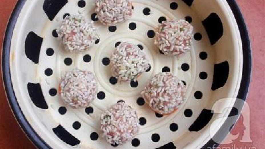Bữa sáng ngon mắt ngon miệng với món xôi viên thịt hấp