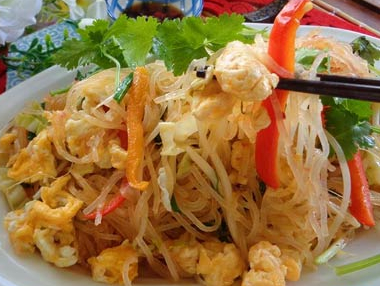 bua sang ngon mieng voi hu tieu xao trung Bữa sáng ngon miệng với hủ tiếu xào trứng