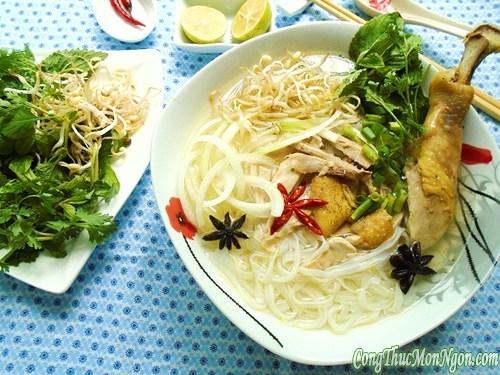 Bữa sáng thỏa thê thưởng thức phở gà tại nhà