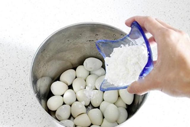 Bữa tối ngon bổ rẻ đúng nghĩa với trứng cút sốt cà chua