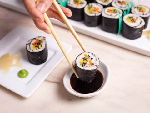 bua trua ngon mieng voi mon kimbap kieu moi Bữa trưa ngon miệng với món Kimbap kiểu mới