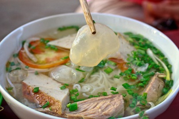 Bún cá sứa và lươn đùm bọc mỡ chài nổi tiếng ở Nha Trang