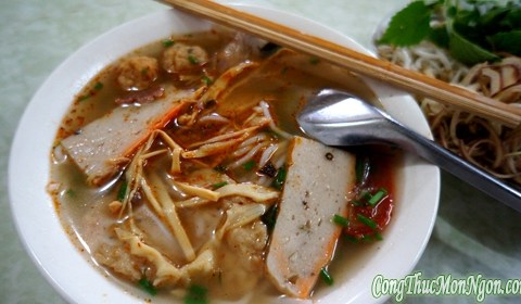 bun cha ca mien trung cho bua trua mat troi ha noi Bún chả cá miền Trung cho bữa trưa mát trời Hà Nội