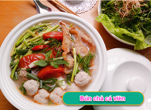 Bún chả cá viên nóng hổi cho bữa sáng