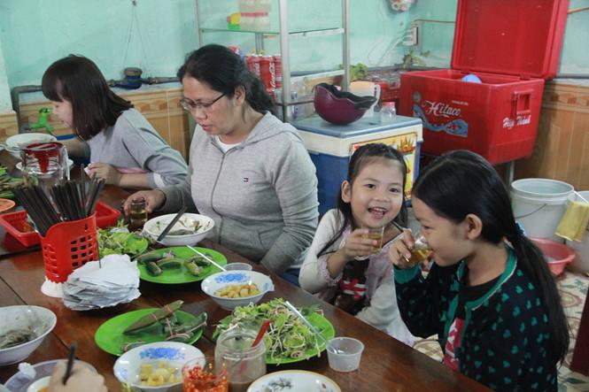 Bún cua 'thối', ai lỡ ăn dễ ghiền