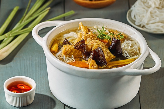 Bún gà xáo sả