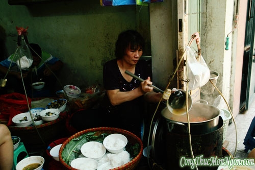 Bún ốc Hàng Chai - đậm đà hương vị gia truyền