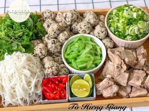 bun suon chua am nong cho ngay dau dong Bún sườn chua ấm nóng cho ngày đầu đông