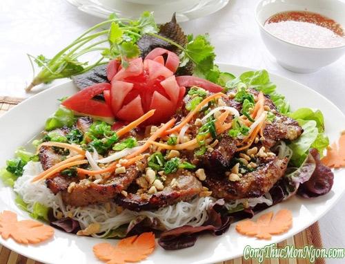 Bún thịt nướng thơm lừng đãi cả nhà