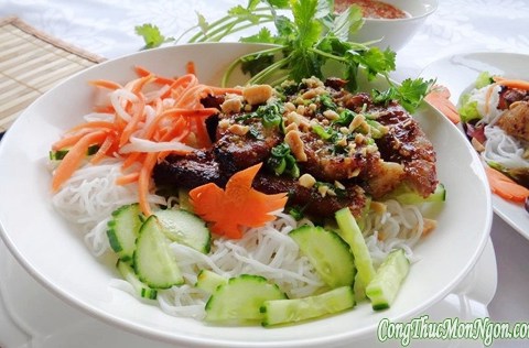 bun thit nuong thom lung dai ca nha Bún thịt nướng thơm lừng đãi cả nhà