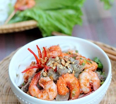 bun tom nuong sa dai ca nha cuoi tuan Bún tôm nướng sả đãi cả nhà cuối tuần