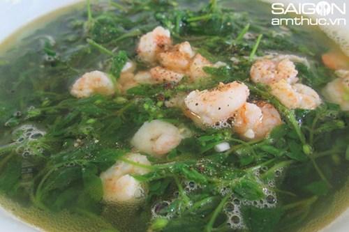 Cá bống dừa kho đong đưa canh rau đắng đất