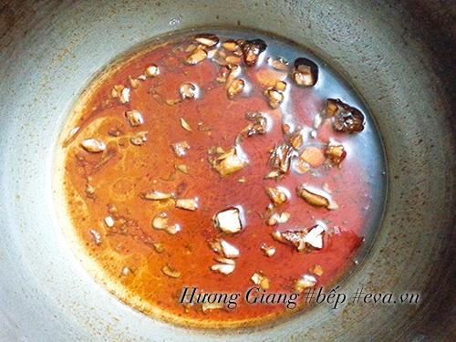 Cá hấp gừng hành nóng hổi nhìn thèm 'chảy nước miếng'