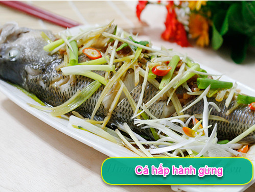 Cá hấp gừng hành nóng hổi nhìn thèm 'chảy nước miếng'