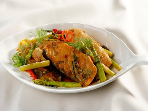 ca hoi kho nuoc tuong Cá hồi kho nước tương