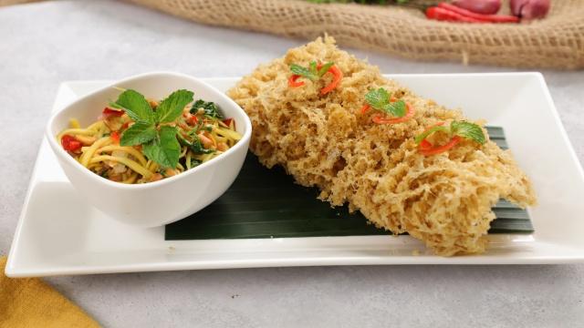 Cá trê chiên giòn mắm xoài