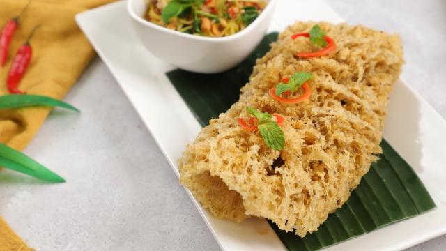 Cá trê chiên giòn mắm xoài