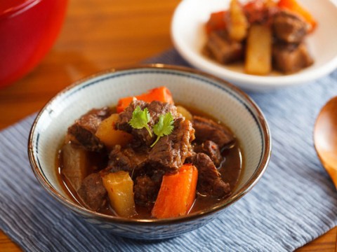 cach che bien mon suon bo kho thom nuc mui 1 Cách chế biến món sườn bò kho thơm nức mũi