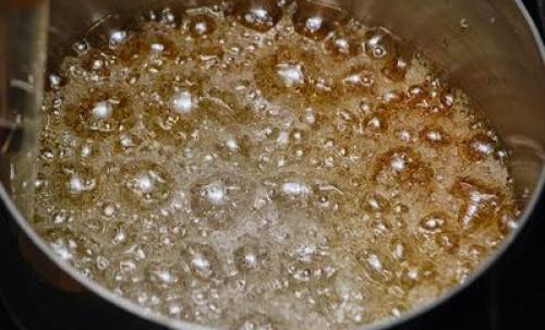 Cách cực dễ để chế thứ nước thần thánh cần cho mọi món kho, làm 1 lần dùng cả năm
