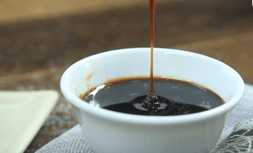 Cách cực dễ để chế thứ nước thần thánh cần cho mọi món kho, làm 1 lần dùng cả năm
