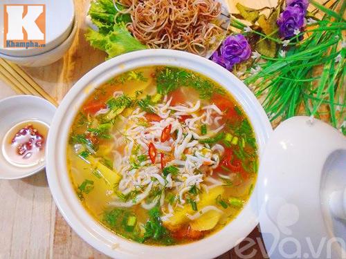 Cách làm món canh riêu cá ngần nấu dứa thanh mát