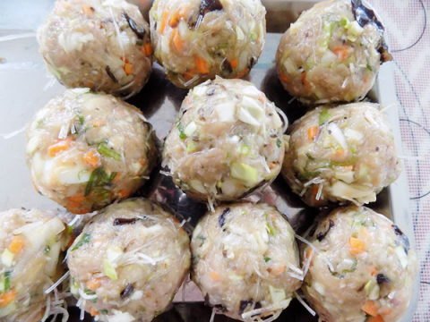 Cách làm bánh bao nhân thập cẩm tạo hình tám múi