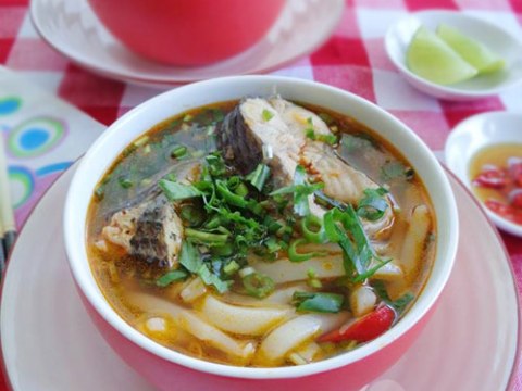 cach lam banh canh ca loc day hap dan Cách làm bánh canh cá lóc đầy hấp dẫn