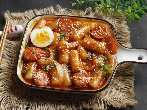 cach lam banh gao tokbokki tu com nguoi Cách làm bánh gạo Tokbokki từ cơm nguội