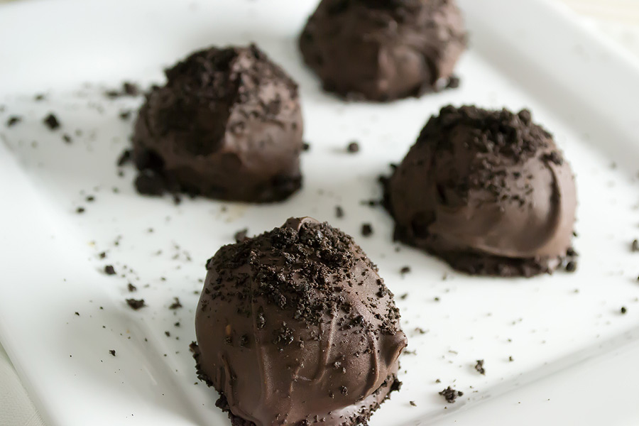 Cách làm bánh Oreo Truffle ngọt ngào siêu ngon