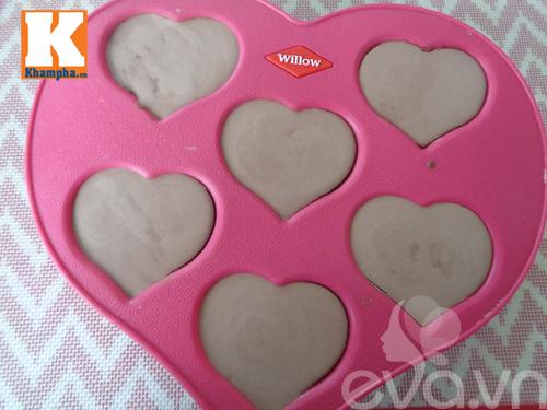 Cách làm bánh phô mai cacao hình trái tim tặng mẹ