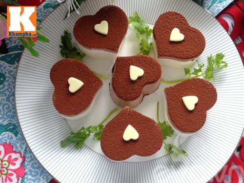 Cách làm bánh phô mai cacao hình trái tim tặng mẹ