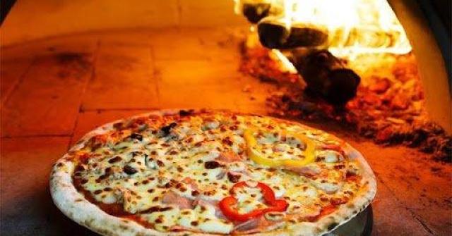 Cách làm bánh pizza tại nhà đơn giản thơm ngon ngây ngất