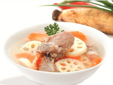 cach lam canh suon heo cu sen thanh mat cho ngay tet Cách làm canh sườn heo củ sen thanh mát cho ngày tết