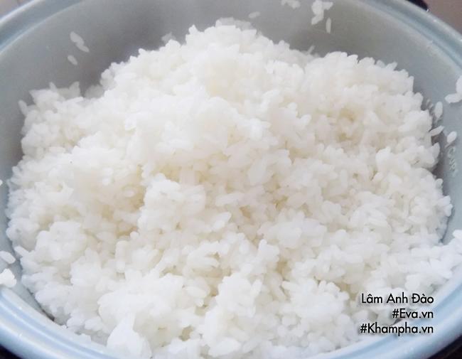 Cách làm kimbap chiên hấp dẫn dụ bé ăn ngon cuối tuần