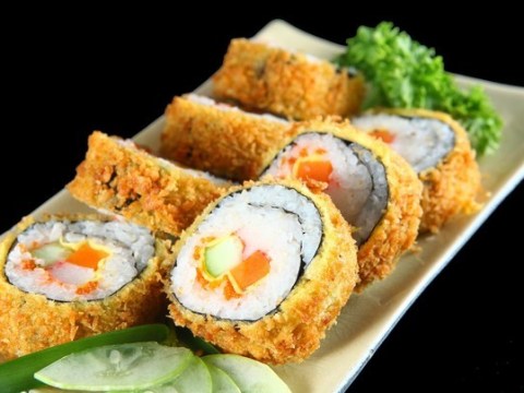 cach lam kimbap chien xu gion rum ngon mieng Cách làm kimbap chiên xù giòn rụm, ngon miệng