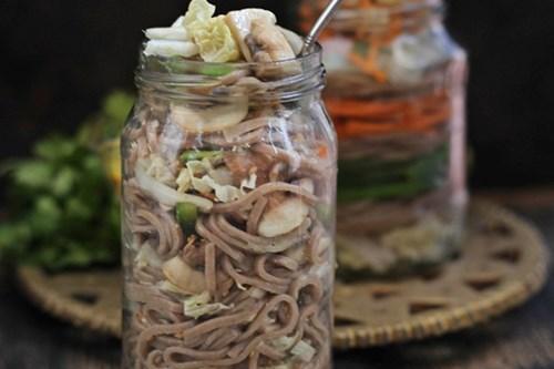 Cách làm mì udon trộn rau củ, món chay thanh lọc cơ thể