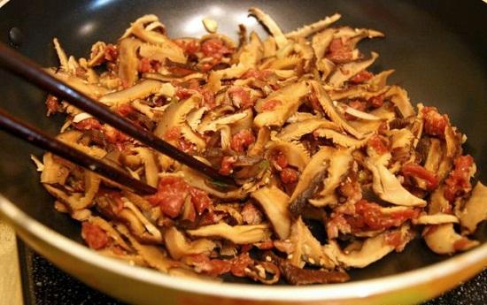 Cách làm miến xào khô Hàn Quốc ngon mê li