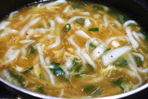 Cách làm món bánh canh tôm cua ngon ngọt, đậm đà