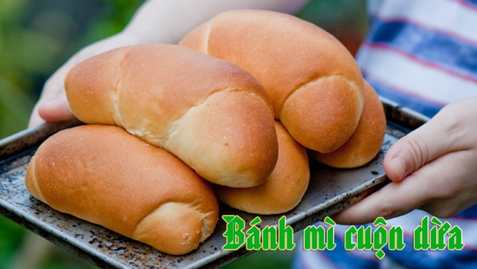 Cách làm món bánh mì cuộn dừa ngọt mềm cho bữa sáng ngon miệng