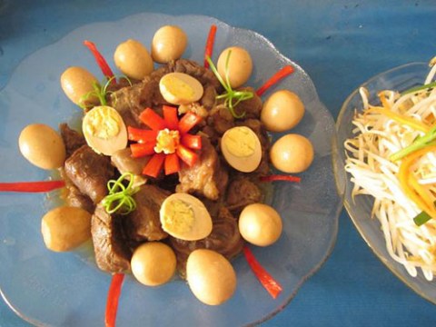 cach lam mon bap bo kho trung cut ngon la Cách làm món bắp bò kho trứng cút ngon lạ