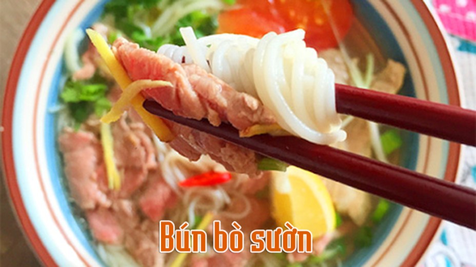 Cách làm món bún bò sườn heo ngon cho bữa sáng