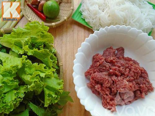 Cách làm món bún chả bò nướng sả vừa ngon lại dễ làm