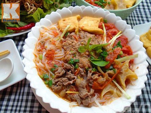 Cách làm món bún riêu bò cho bữa sáng cuối tuần ngon miệng