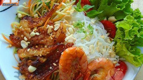 Cách làm món bún tôm thịt nướng đậm đà cho ngày cuối tuần