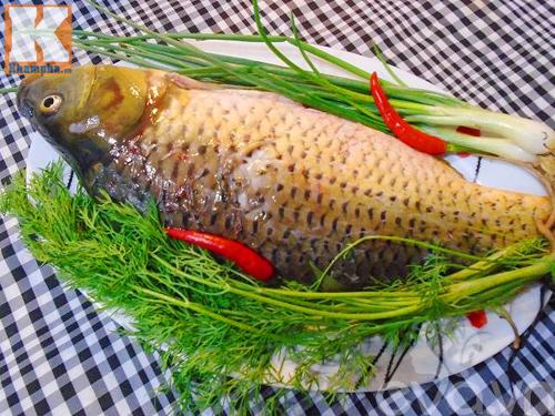 Cách làm món cá chép om dưa hấp dẫn cơm cuối tuần