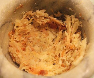 Cách làm món cá cơm kho riềng thấm vị, tuyệt ngon